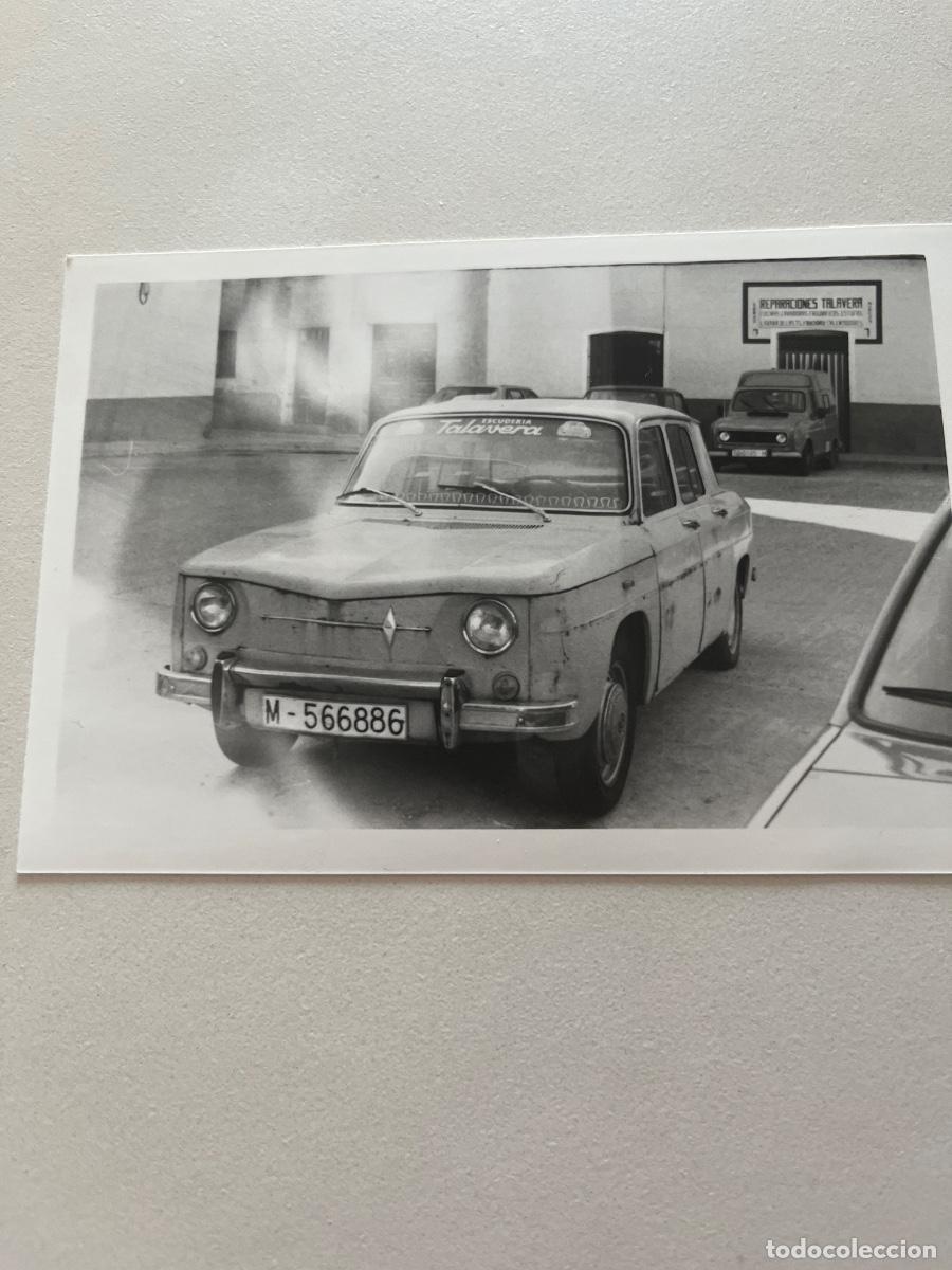 Fotograf&iacute;a antigua: Antigua foto de Simca 1000