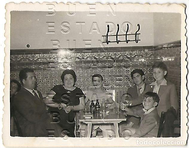 Fotograf&iacute;a antigua: VILLAFRANCA DE LOS BARROS 1957 FAMILIA MATA FOTOGRAFO TINOCO 8X5 FOTOGRAFIA UNICA F28