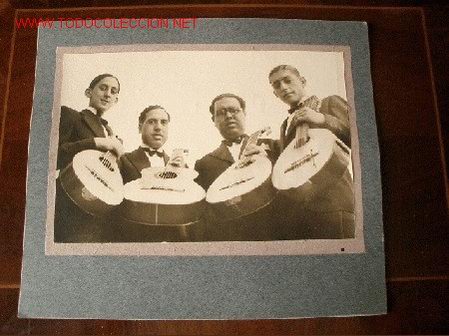 Fotograf&iacute;a antigua: ANTIGUA FOTO CON M&Uacute;SICOS
