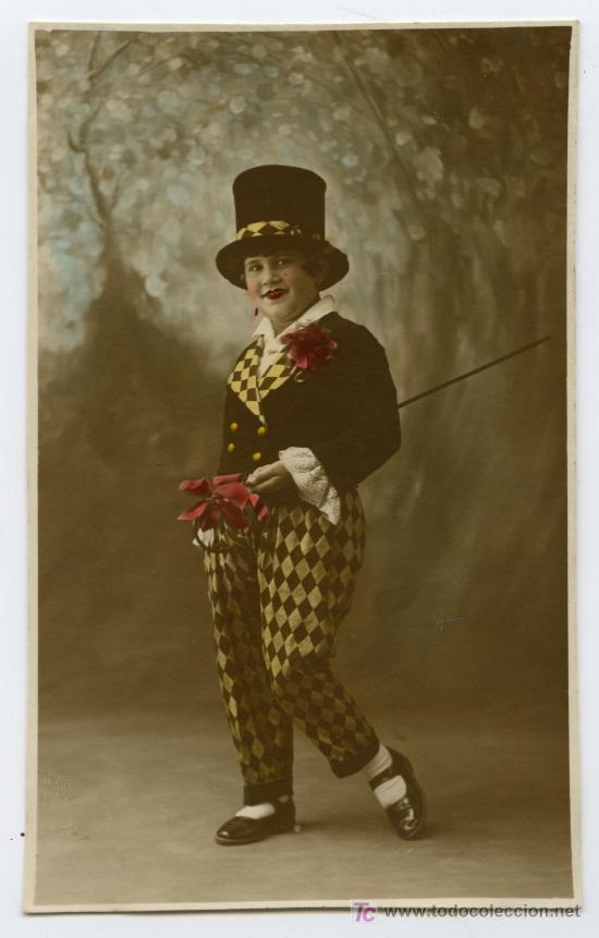 Fotografia antica: NI&Ntilde;A CON DISFRAZ. Preciosa foto iluminada. Circa 1935. Sin autor&iacute;a.