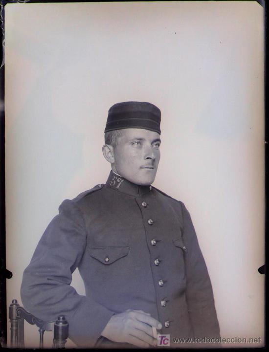 Antique Photography: retrato de militar, 1900's aprox. cristal negativo 9x12 cm.