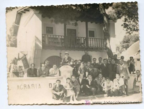 Photographie ancienne: Grupo en C&aacute;mara Agraria de Santander, a&ntilde;os 60. 11,5 x 8,7 cms. Sin referencia de fot&oacute;grafo