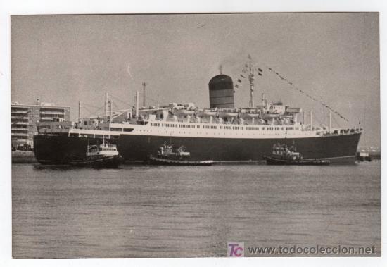 Fotografia antica: FOTOGRAFIA DEL TRASATLANTICO INGLES CARINTHIA ATRACANDO EN EL PUERTO DE CADIZ