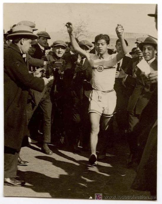Fotograf&iacute;a antigua: DEPORTE, ESPA&Ntilde;A. CORREDOR, 1920's. foto: MAYM&Oacute;