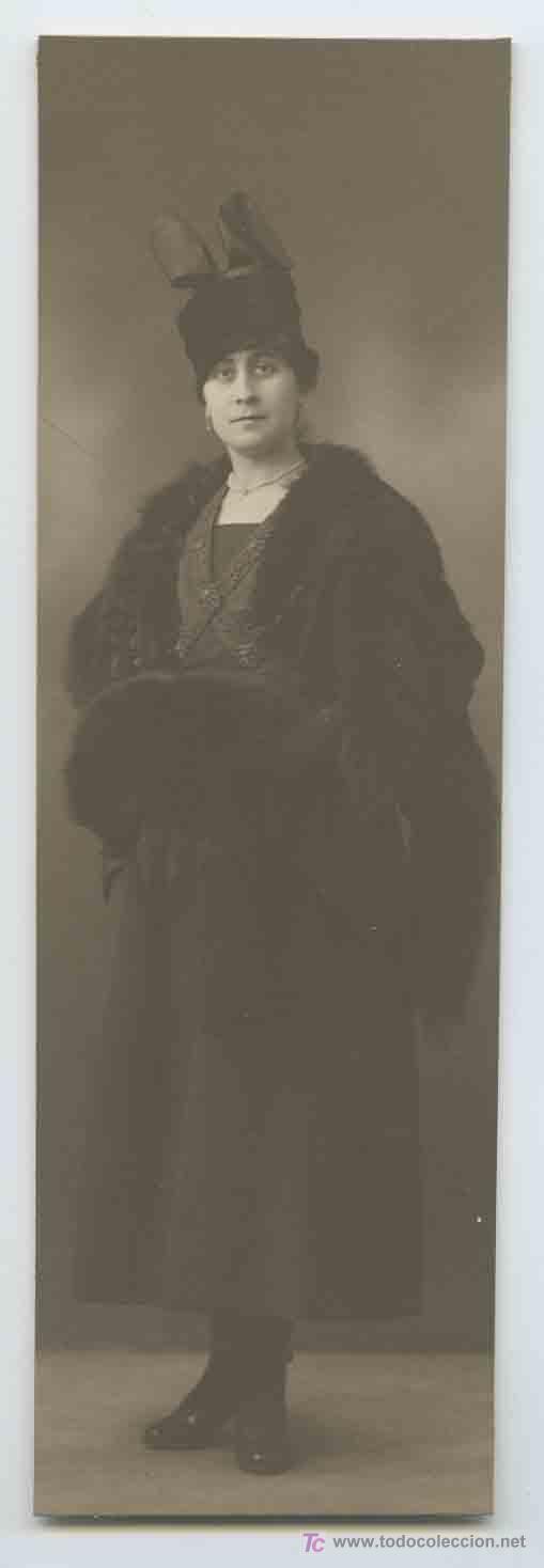 Photographie ancienne: Dama. Joven dama elegant&iacute;simamente vestida. Circa 1920