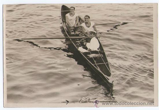 Antique Photography: Deporte. Campeonato de remo, puerto de Barcelona, ver reverso con nombres. 1930's. Foto: sport.