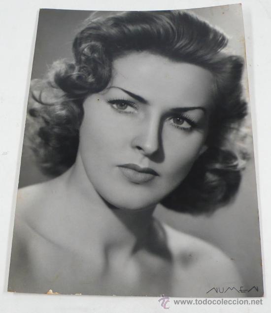 Antique Photography: Lisclotte Veith. Foto: Numen. 18x24 cm.