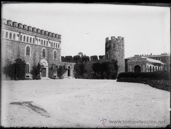 Antique Photography: Castillo de Peralada, torre y castillo. 1900's. 2 cristales negativos 13x18 cm.