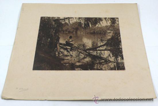 Antique Photography: rio con pescador, foto: J. Torrents, 1920's. Concurs popular catal&agrave; de fotografia.