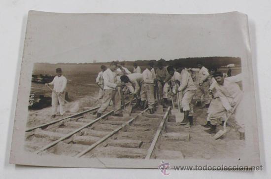 Antique Photography: 1&ordf; Guerra mundial, despu&eacute;s de la retirada alemana, construccion ferrocarriles, Francia. Branger foto