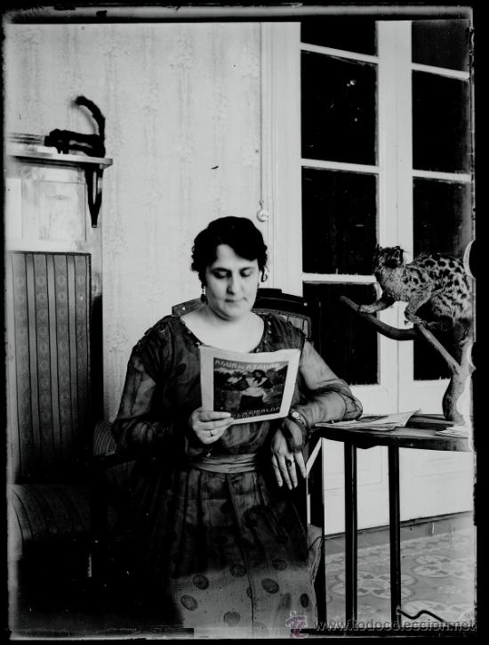 Antique Photography: retrato femenino, propaganda agua de azhar en la revista, 1915's. Cristal negativo 9x12 cm.