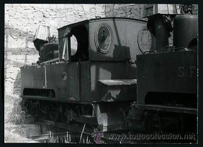 Fotograf&iacute;a antigua: Ferrocarril. Locomotora. Tren. Estaci&oacute;n en ruina-32. c. 1970