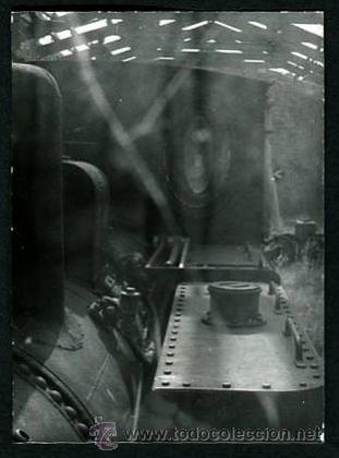 Fotograf&iacute;a antigua: Ferrocarril. Locomotora. Tren. Restos. c. 1970