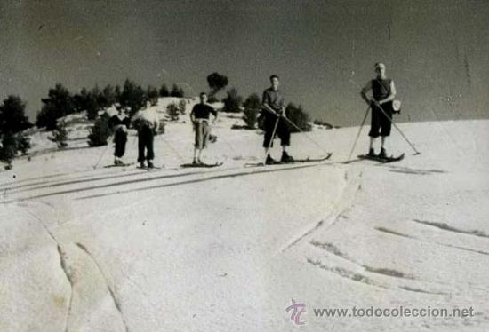 Fotograf&iacute;a antigua: Esquiadores. Esqu&iacute; de fondo. Pirineos. 1941
