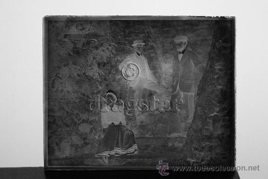 Antique Photography: PLACA FOTOGRAFICA ORIGINAL CRISTAL 10X15 GRUPO DE JOVENES DE CASTELLON