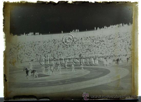 Antique Photography: PLACA FOTOGRAFICA ORIGINAL CRISTAL 6X9 CORRIDA DE TOROS PASEILLO EN CASTELLON