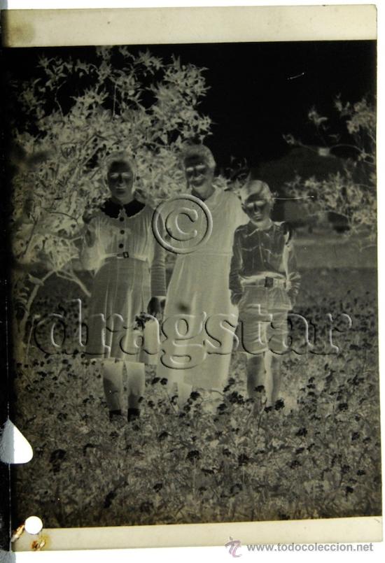 Antique Photography: NEGATIVO ORIGINAL 10X14 SE&Ntilde;ORA Y NI&Ntilde;OS EN VILLARREAL CASTELLON A&Ntilde;OS 30