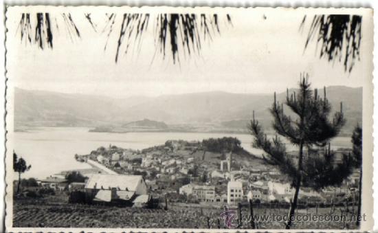 Fotograf&iacute;a antigua: FOTOGRAFIA TAMA&Ntilde;O POSTAL, VISTA DE PUEBLO Y RIA A IDENTIFICAR EN LA PROVINCIA DE CORU&Ntilde;A O PONTEVEDRA