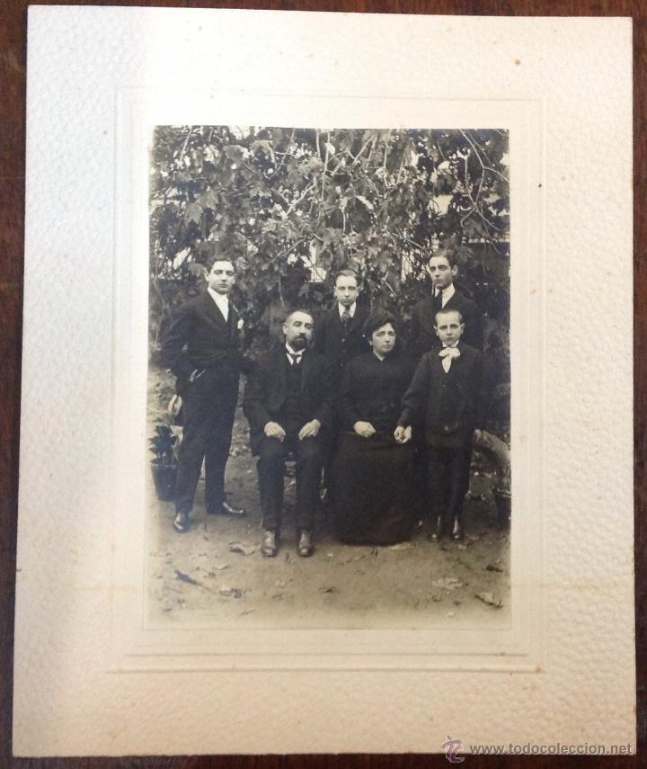 Fotograf&iacute;a antigua: RETRATO FAMILIAR. FAMILIA TOBELLA GALCERAN. 25 X 21 CM.