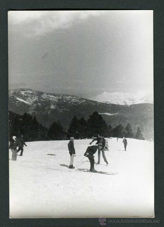 Fotograf&iacute;a antigua: Esqu&iacute;. Esquiadores. Pistas-2. Nieve. Pirineos. c. 1965