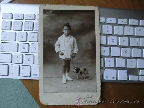Alte Fotografie: Foto de ni&ntilde;o con juguete de Darblade, TORREVIEJA