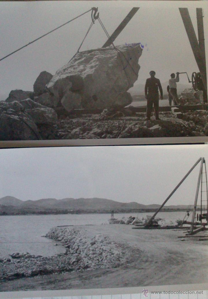Fotograf&iacute;a antigua: DOS FOTOGRAFIAS DE IBIZA, TRABAJOS DE RECONSTRUCCION DEL MURO DEL PUERTO, 12 X 18 CM, A&Ntilde;OS 50