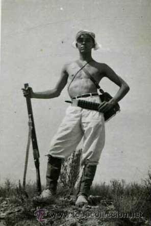 Fotograf&iacute;a antigua: Cazador. Joven con escopeta de caza. c. 1950