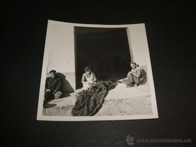Antique Photography: BENICARLO CASTELLON MERCADO MUJER COSIENDO REDES DE PESCA FOTOGRAFIA POR VIAJERO INGLES A&Ntilde;OS 40