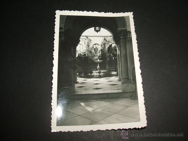 Fotografia antica: CORDOBA UN PATIO ANTIGUA FOTOGRAFIA POR VIAJERO FRANCES A&Ntilde;OS 40