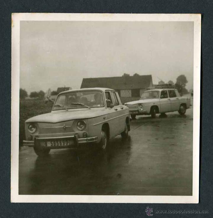 Fotograf&iacute;a antigua: Automovilismo. Renault 8. c. 1965