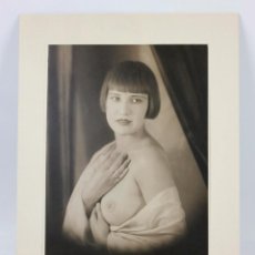 Fotografía antigua: DESNUDO FEMENINO, AÑO 1925. FOTO: GABOR HIRSCH. 16,4X22,5 CM. SOPORTE: 22,5X32CM.. Lote 48320160