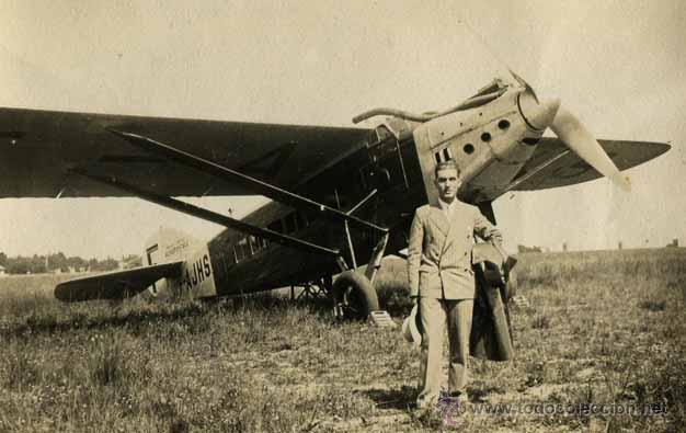 Fotograf&iacute;a antigua: Aviaci&oacute;n. Historia de la aviaci&oacute;n. El Prat. Avi&oacute;n y se&ntilde;or. c. 1930