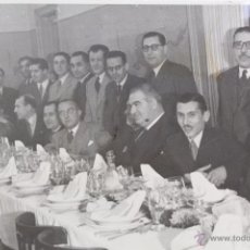 Fotografía antigua: FG-382. CENA DE GALA AÑOS CUARENTA. BARCELONA. 1947.