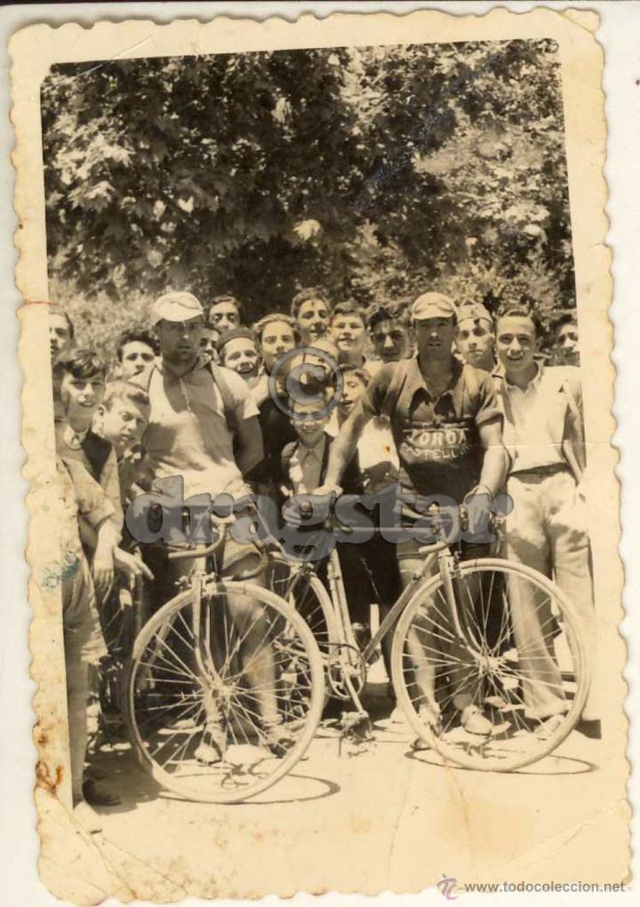 Fotograf&iacute;a antigua: FOTOGRAFIA ORIGINAL DE CICLISTAS Y AFICIONADOS EN LA VUELTA A LA PROVINCIA CASTELLON