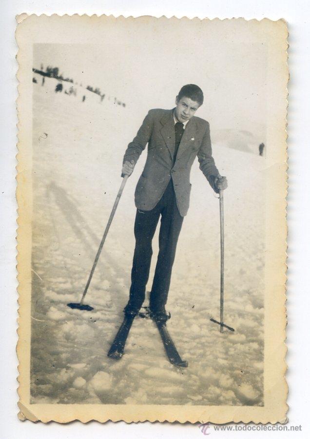 Fotograf&iacute;a antigua: Joven esquiador con traje, 6x8,5 cm Sin referencia de lugar, circa 1930