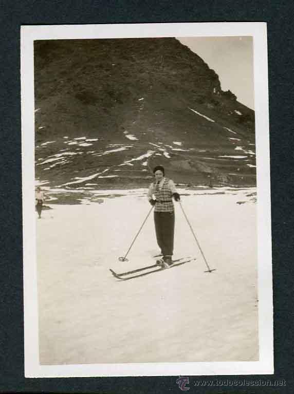 Fotograf&iacute;a antigua: Esqu&iacute;. N&uacute;ria. Esquiadora estilo a&ntilde;os trenta. c. 1935