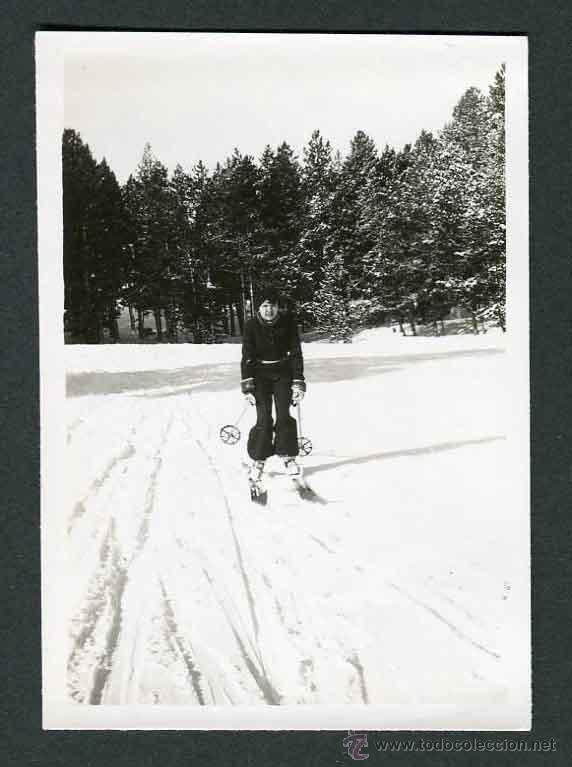 Fotograf&iacute;a antigua: Esqu&iacute;. Esqu&iacute; de fondo. Esquiadora estilo a&ntilde;os trenta. c. 1935
