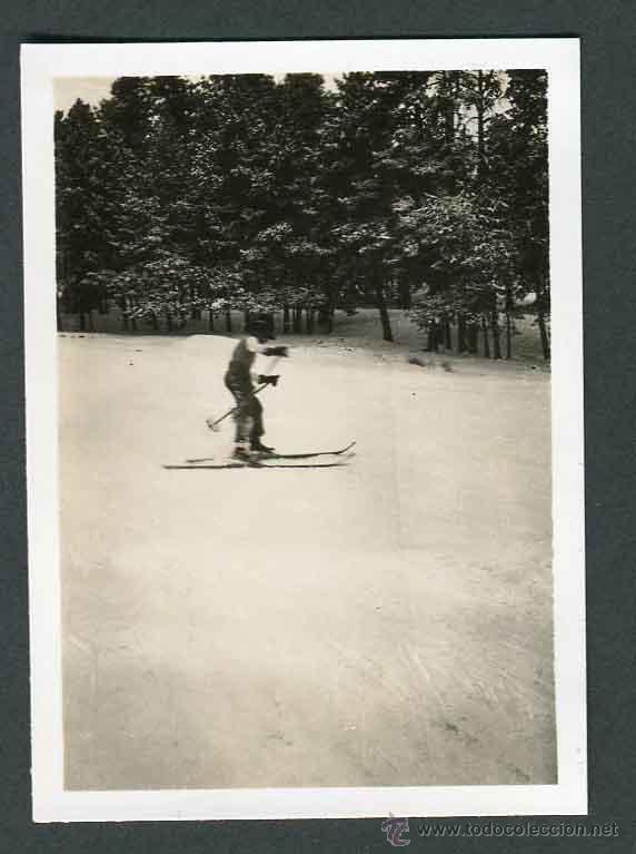 Fotograf&iacute;a antigua: Esqu&iacute;. Esqu&iacute; de fondo. Esquiadora estilo a&ntilde;os trenta-1. c. 1935