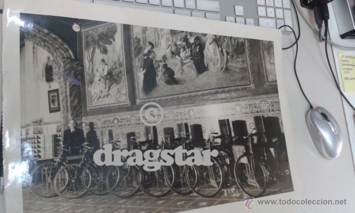Fotograf&iacute;a antigua: MAGNIFICA FOTOGRAFIA 30X40 SALON DE LA ANTIGUA CAJA DE AHORROS EN CABALLEROS DE CASTELLON