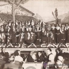 Fotografía antigua: HOMENAJE A JULIAN GAYARRE EN PAMPLONA. LA COMP. DE PEPE ROMEU. FOTO RUPEREZ .AGOSTO 1928. NAVARRA. Lote 52952268