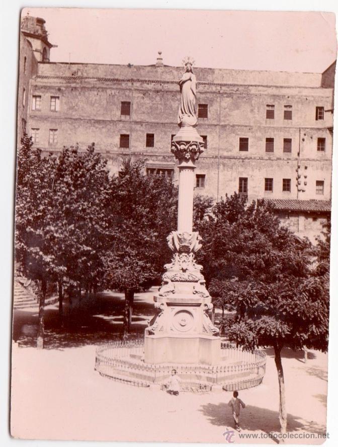 Fotografia antica: MONASTERIO DE MONTSERRAT. MONUMENTO A LA INMACULADA CON DOS NI&Ntilde;OS. S/F