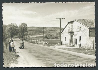 Fotograf&iacute;a antigua: Carretera Nacional. Catalu&ntilde;a. Lugar sin identificar. Vespa. A&ntilde;os 60