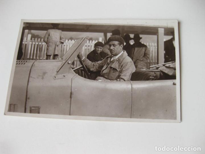 Fotograf&iacute;a antigua: FOTOGRAF&Iacute;A POSTAL DE UN AUTOMOVIL ANTIGUO POSIBLEMENTE EN UNAS CARRERAS