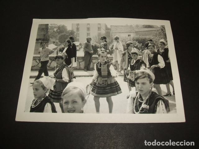 Antique Photography: COLOMBRES ASTURIAS FIESTAS NI&Ntilde;AS VESTIDAS CON TRAJE ASTURIANO FOTOGRAFIA 11 X 15 CMTS