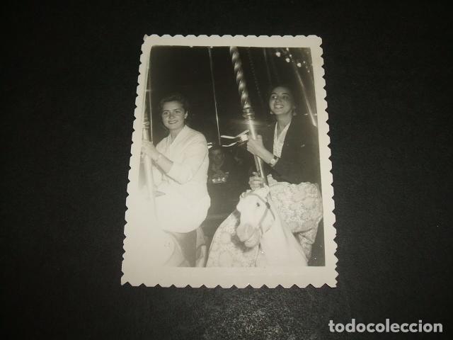 Antique Photography: GIJON ASTURIAS FOTOGRAFIA CHICAS MONTADAS EN TIOVIVO CARROUSEL FOTOGRAFO RUBI