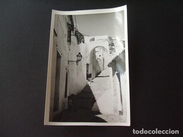 Alte Fotografie: ARCOS DE LA FRONTERA CADIZ UNA CALLE FOTOGRAFIA ANTIGUA 9 X 13 CMTS