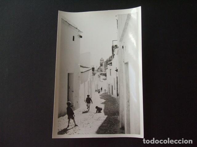 Alte Fotografie: ARCOS DE LA FRONTERA CADIZ UNA CALLE FOTOGRAFIA ANTIGUA 9 X 13 CMTS