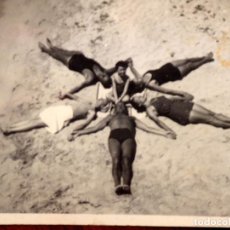 Fotografía antigua: F-3856. CURIOSA FOTOGRAFIA EN MALLORCA. CAMP DE MAR. AGOSTO 1941.