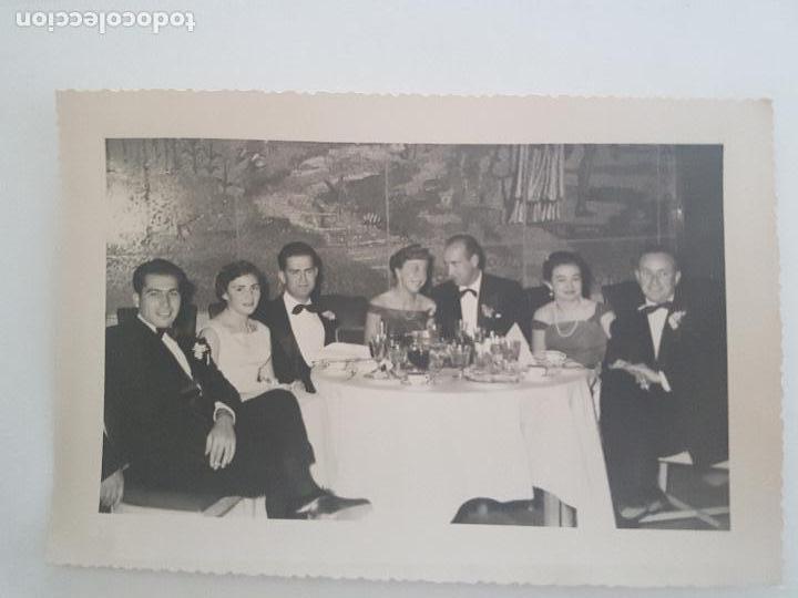 Fotograf&iacute;a antigua: RETRATO COMENSALES BODA FOTOGRAFIA A&Ntilde;OS 50