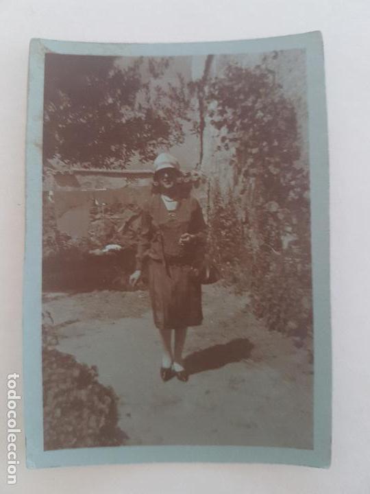 Fotograf&iacute;a antigua: GUADALAJARA MUJER PASEANDO FOTOGRAFIA A&Ntilde;OS 20